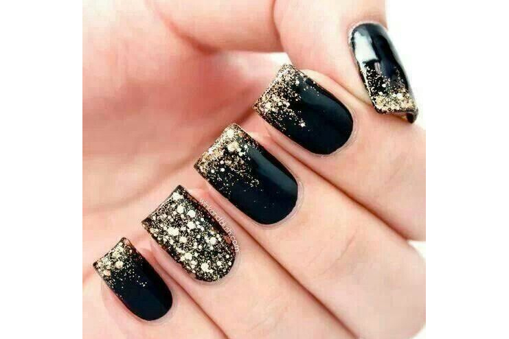 Black Glitter Nail Art Designs