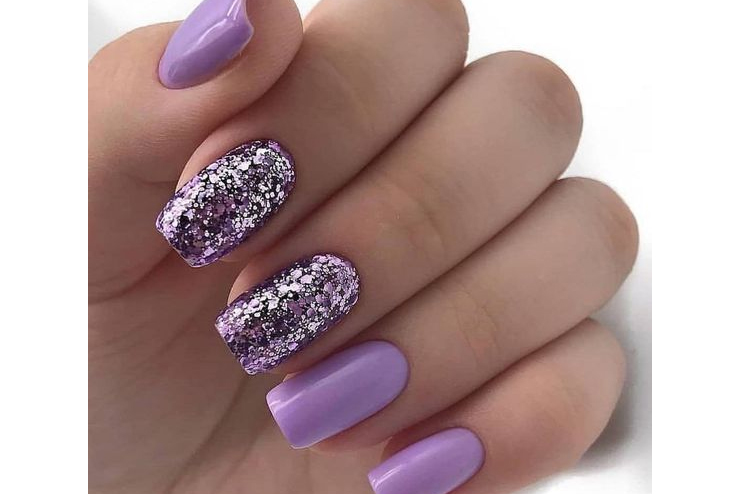 Lavender-Glitter-Nail-Art