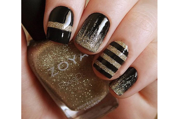 Stripes-Glitter-Nail-Art