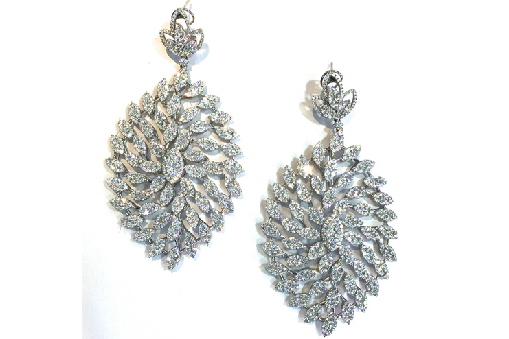 Leaf-diamond-earrings
