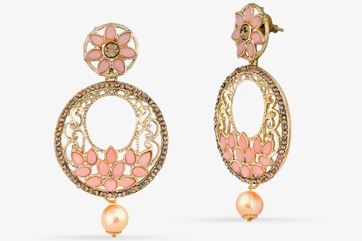 Round-earrings-with-pearl-drop