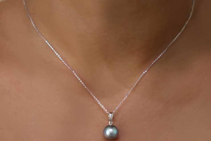 Silver-chain-with-Tahitian-Pearl