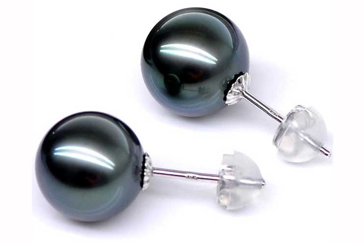 Tahitian-Pearl-stud-earrings