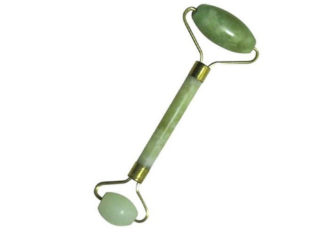 Benefits-and-Guidance-On-Using-A-Jade-Roller