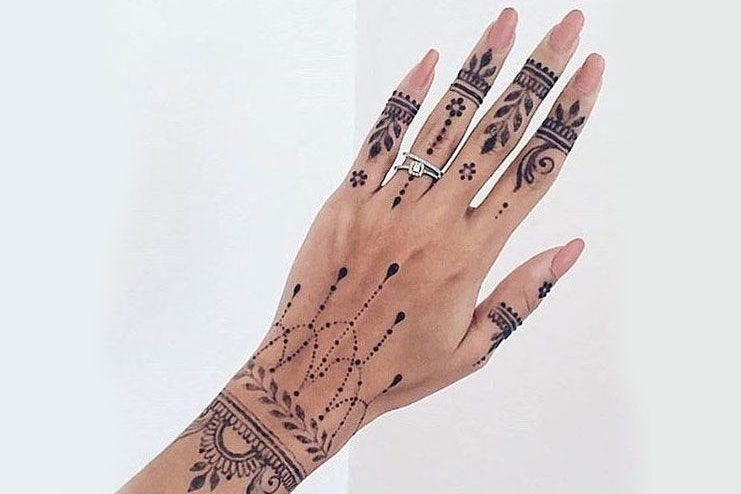 16 Bracelet Mehndi Designs – Hooks These Mehndi Bracelets On Your ...