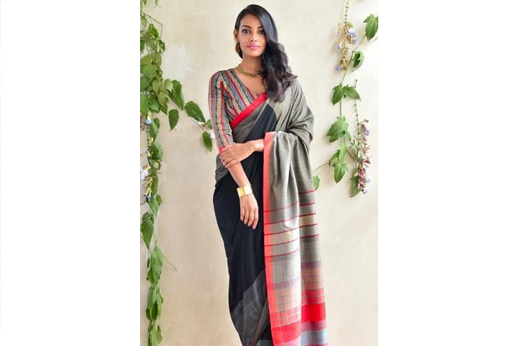 Kanchi-border-Cotton-Lenin-saree-with-designer-blouse