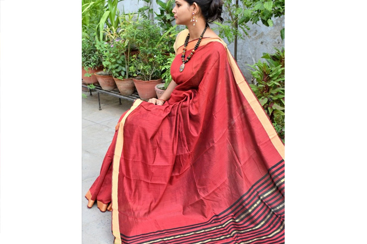 Lenin-cotton-saree-with-golden-blouse