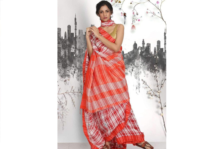 Neck-wrap-style-with-lenin-cotton-saree