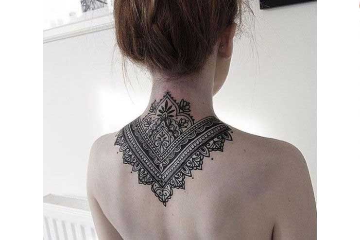 An-intricate-back-necklace