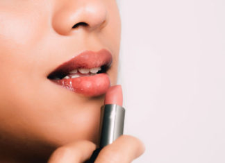 Avoid-lipstick-bleeding