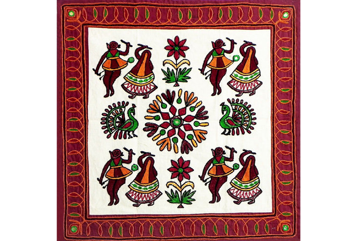Folk-dancers-embroidery
