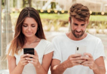 Toxic-effects-of-texting-habits-in-a-relationship