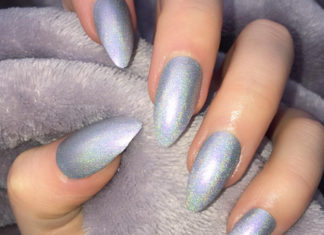 Holographic-Nail-Polishes-in-India