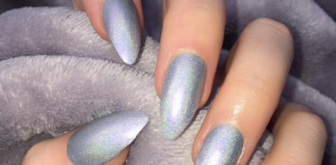 Holographic-Nail-Polishes-in-India