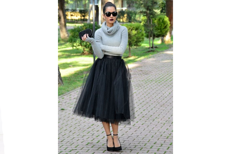 Turtle-neck-tee-and-tulle-skirt
