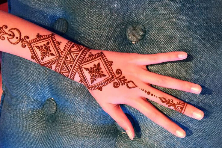 Geometric-mehndi-design-on-Arm