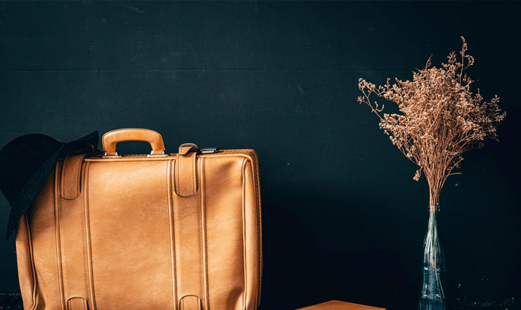 Storing-a-leather-handbag