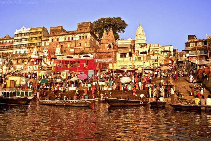 Varanasi-Tour-Package-For-Solo-Female-Traveler