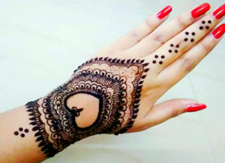 Heart-Shaped-Mehndi-Designs