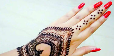 Heart-Shaped-Mehndi-Designs