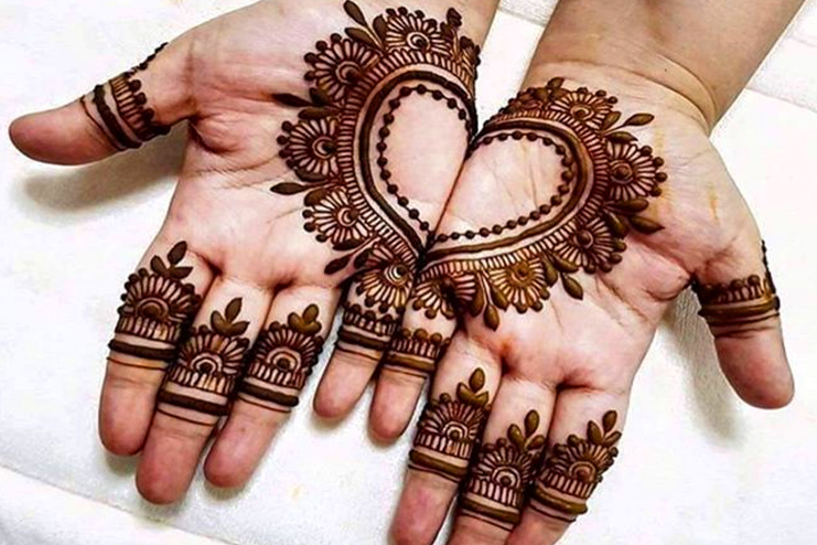 Heart-Shaped-Mehndi-With-Joint-Hands