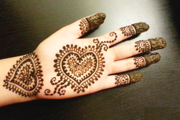 9 Heart Shaped Mehndi Designs- Flow of beautiful hearts on your hands