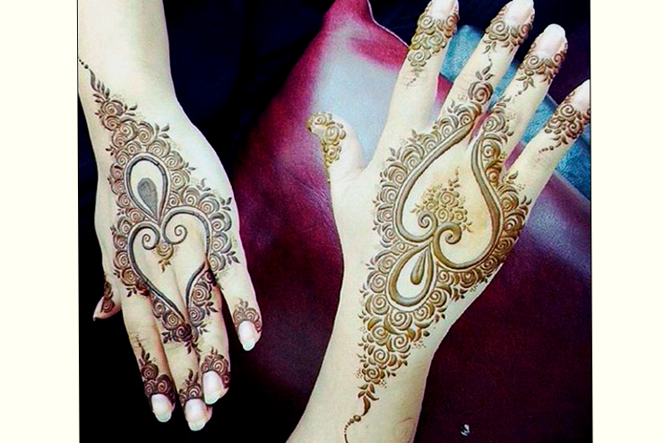 Stylish-heart-shaped-mehndi-designs