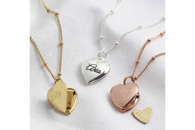 A-couple-locket-A-lasting-present