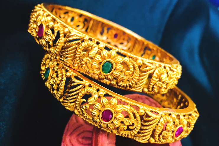 Bangle-with-temple-designs