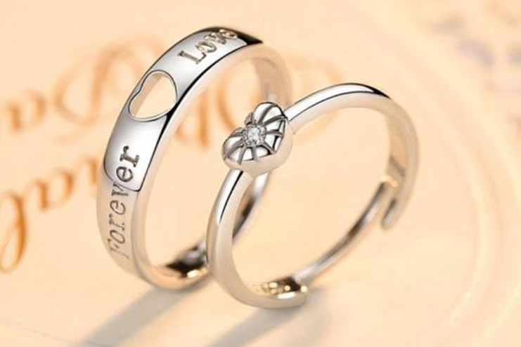 Couple-rings-Lasting-love