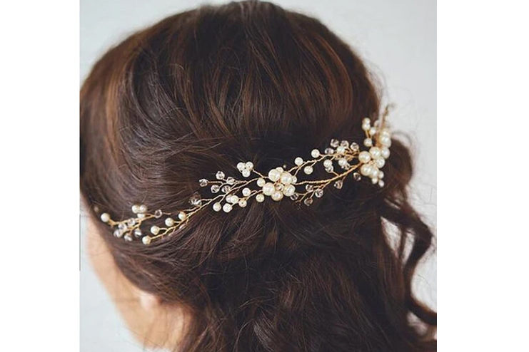 Hair accessory with pearls