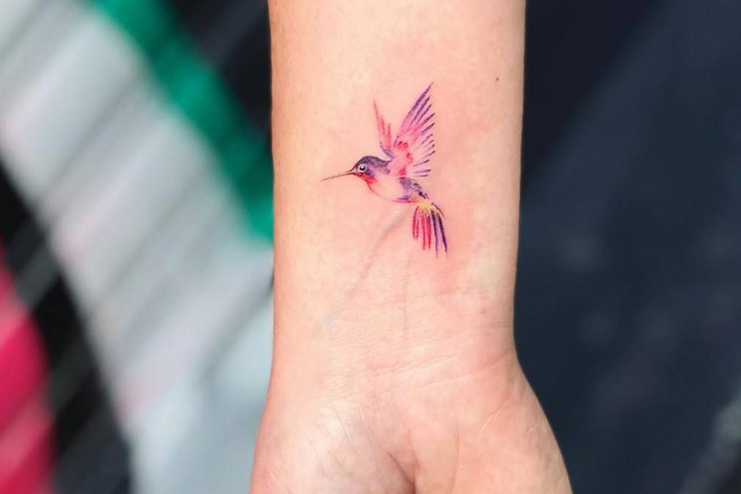 Hummingbird-tattoo-on-wrist