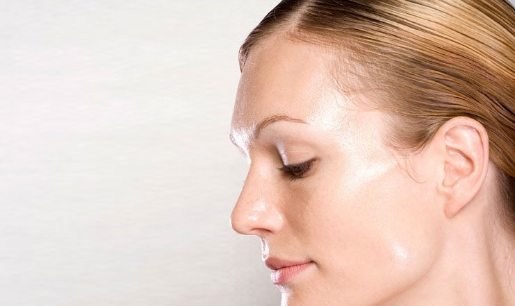 10 Best Face Washes For Oily Skin India- Oil Free Formulation