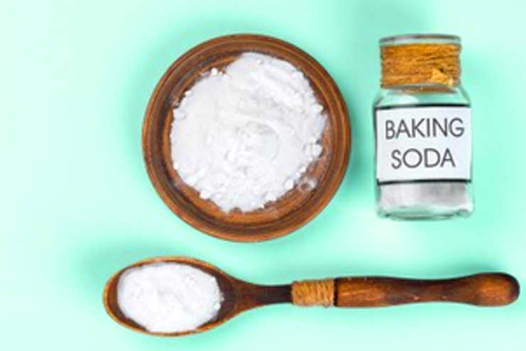 Baking soda and coconut oil