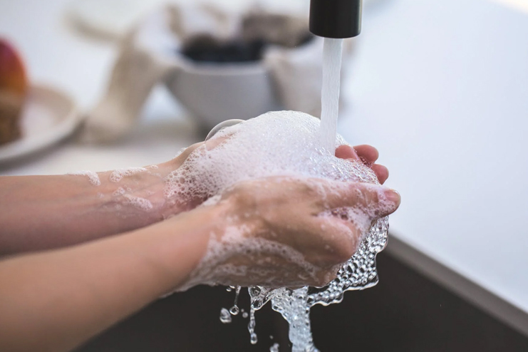 Clean-your-hands-before-touching-your-skin