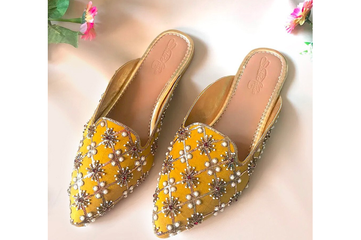 Embellished-ethnic-juttis