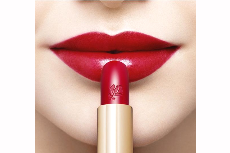 Go with bold lips