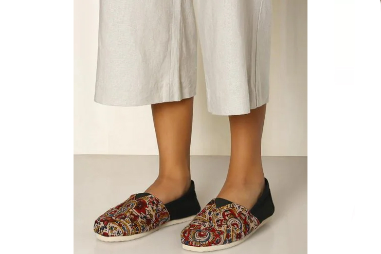 Kalamkari-ethnic-footwear
